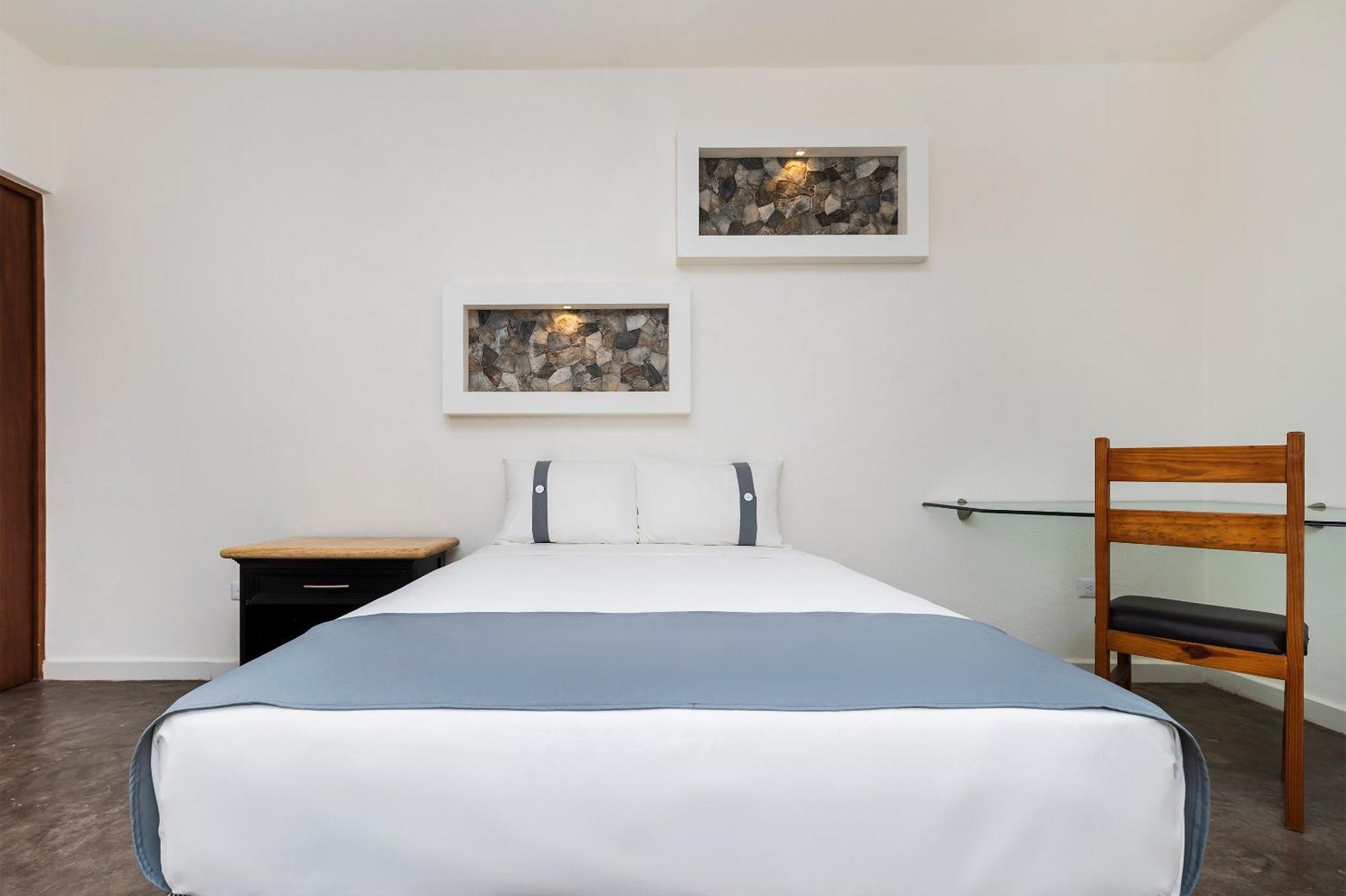 Capital O Hotel Joyma Suites, San Luis San Luis Potosi Bagian luar foto
