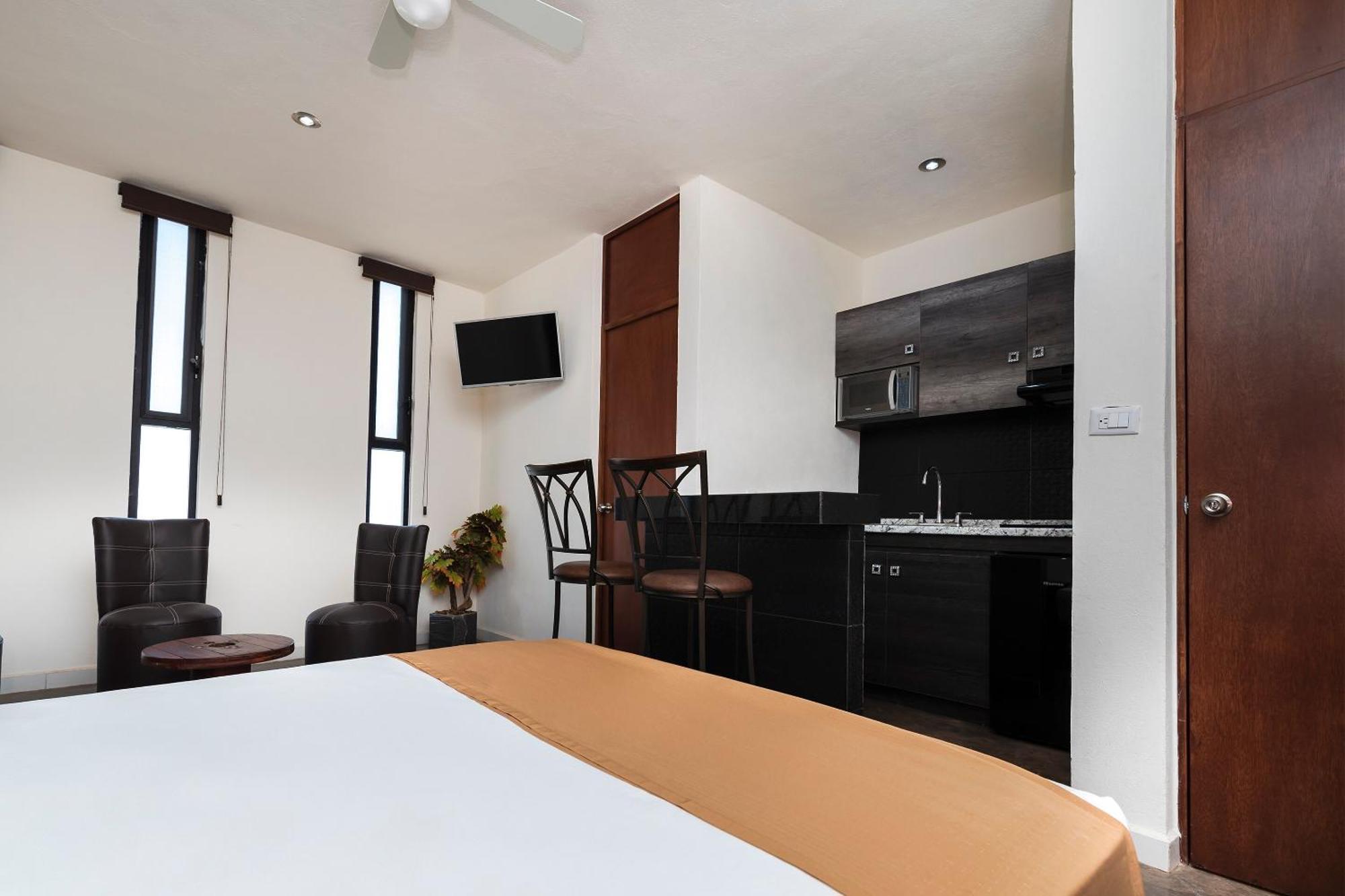 Capital O Hotel Joyma Suites, San Luis San Luis Potosi Bagian luar foto